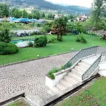 Проживание в семье Quinta Da Ribeirinha *