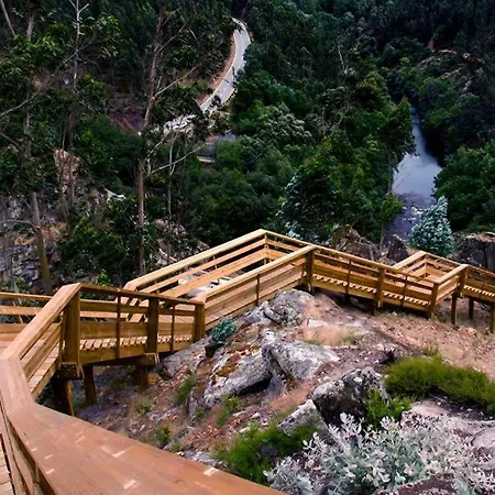 Quinta Da Ribeirinha ホームステイ