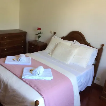 Проживание в семье Quinta Da Ribeirinha *